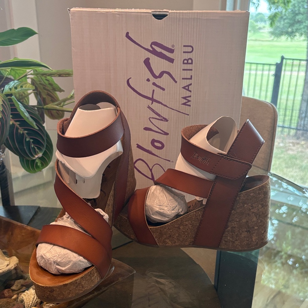 Blowfish Women's Tan Wedge Sandals